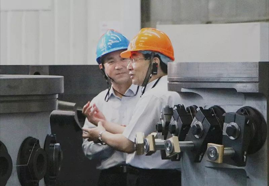 ����ʡί��ǡ�ʡ�˴�ί�����κ��徲һ��ݰ�ٽ���������¼��ڡ���ת�͡���̸������