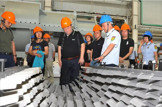 ��ΰ�ƣ�ʯ����ҵ���ͻ��������������������������������������������¼��ڴ���ʮ���������г��ռ�